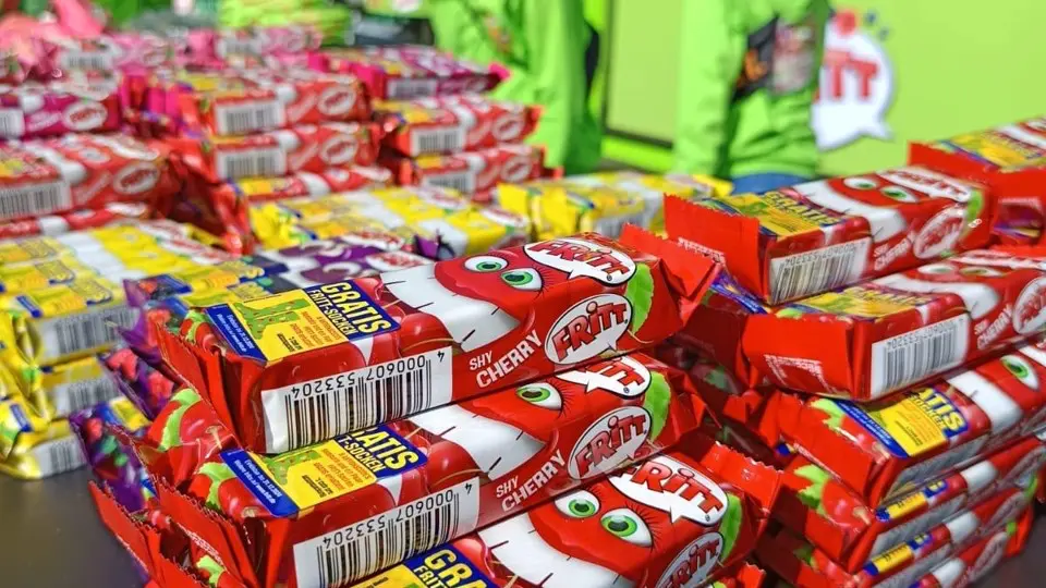 Stapel von fritt-Kaustreifenpackungen